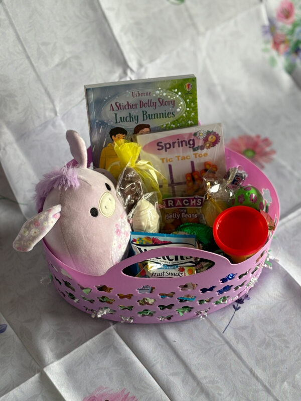 Easter Basket - Sticker Dolly Story Lucky Bunnies Book
